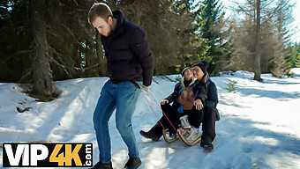 Sledging E Scopata Con Una Giovane Dalle Grandi Tette