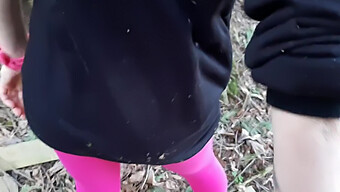 Milf Madura Recibe Una Mamada Pov En El Bosque